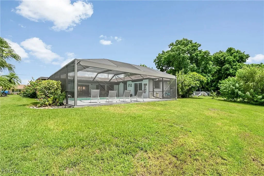 1104 SE 16th Terrace Cape Coral FL 33990