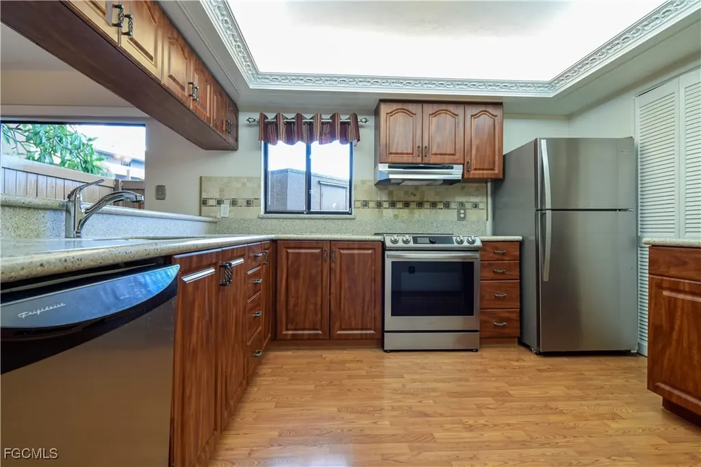 2063 W Lakeview Boulevard North Fort Myers FL 33903