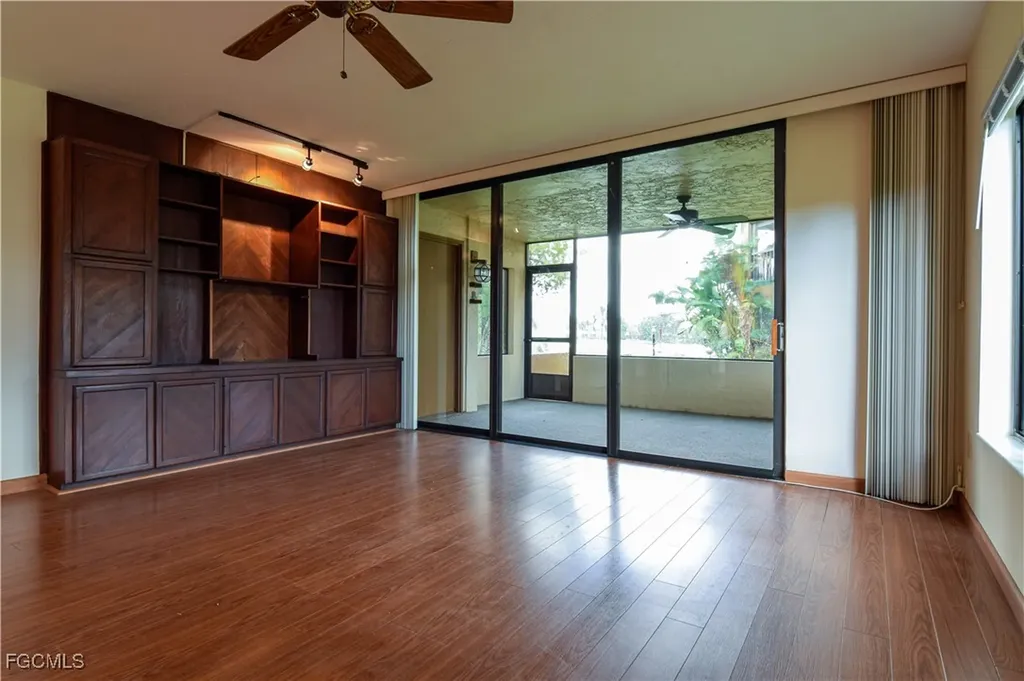 2063 W Lakeview Boulevard North Fort Myers FL 33903