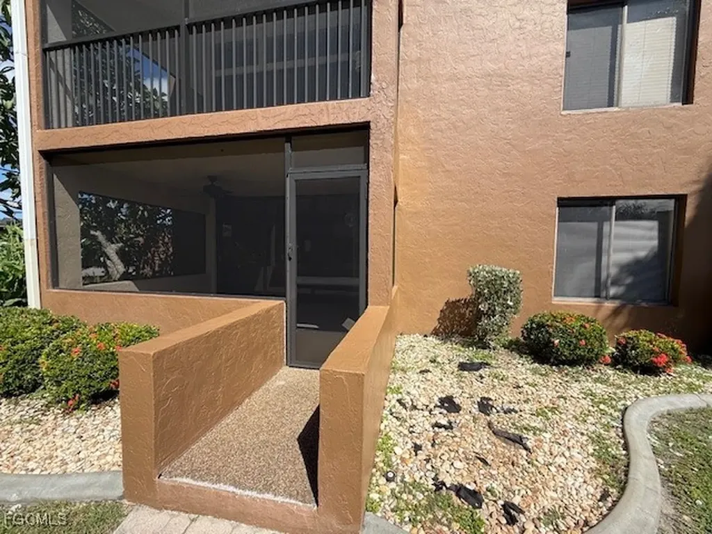 2063 W Lakeview Boulevard North Fort Myers FL 33903