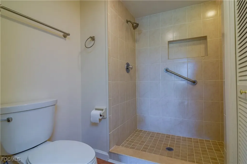 2063 W Lakeview Boulevard North Fort Myers FL 33903