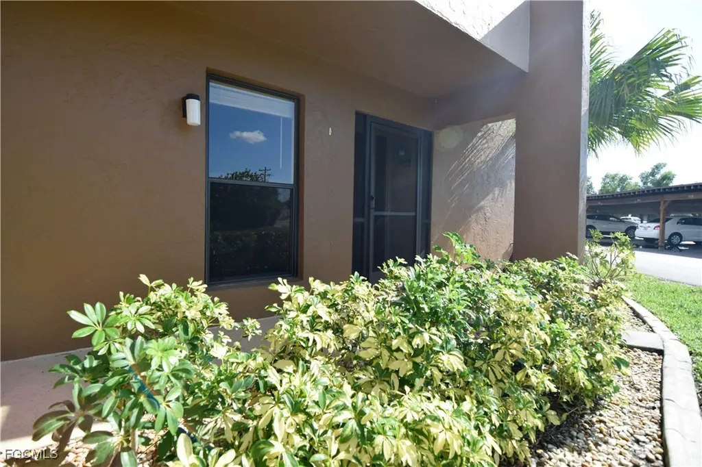 2063 W Lakeview Boulevard North Fort Myers FL 33903