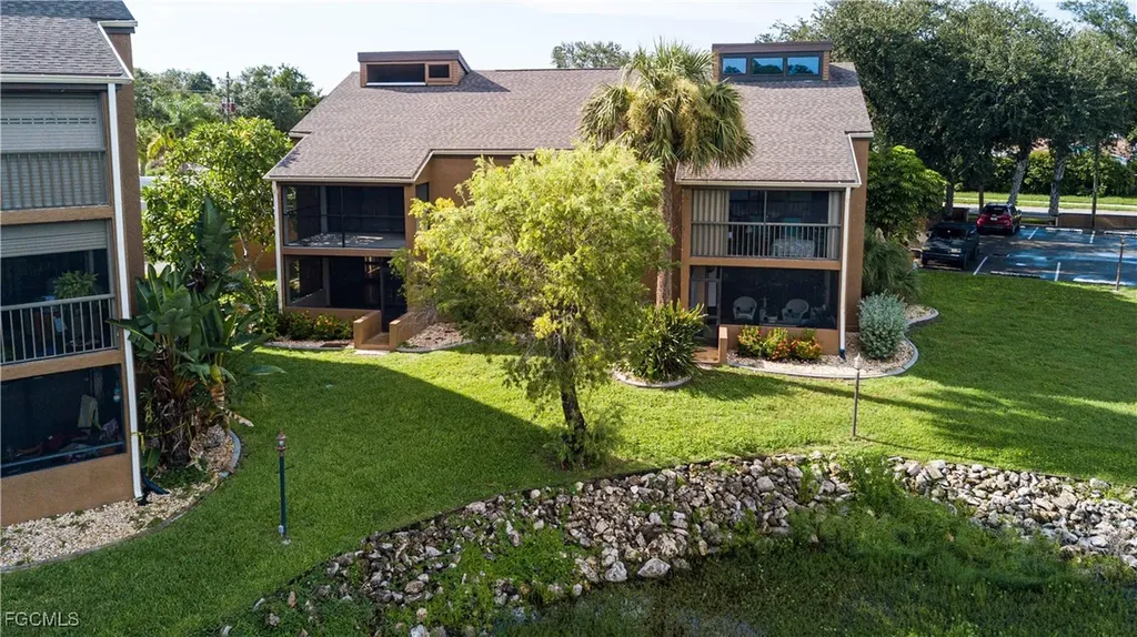 2063 W Lakeview Boulevard North Fort Myers FL 33903