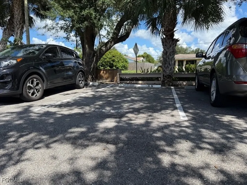 2063 W Lakeview Boulevard North Fort Myers FL 33903