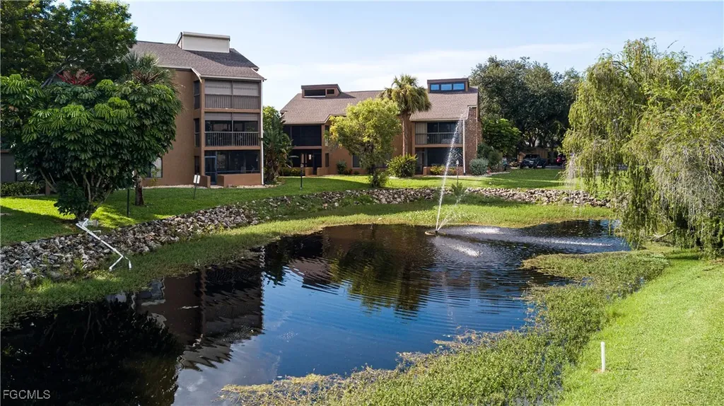 2063 W Lakeview Boulevard North Fort Myers FL 33903