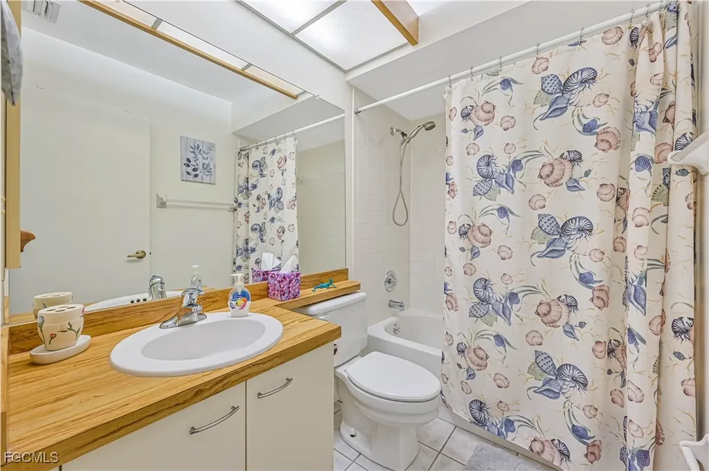 8366 Charter Club Circle Fort Myers FL 33919