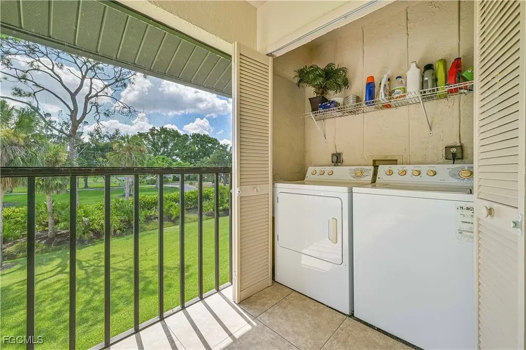 8366 Charter Club Circle Fort Myers FL 33919