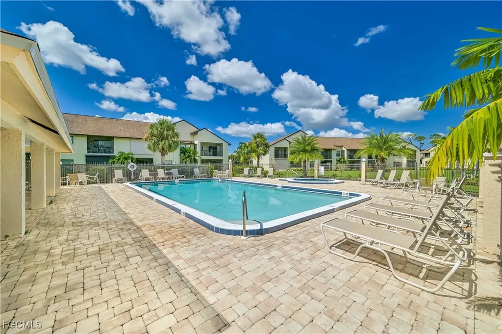 8366 Charter Club Circle Fort Myers FL 33919