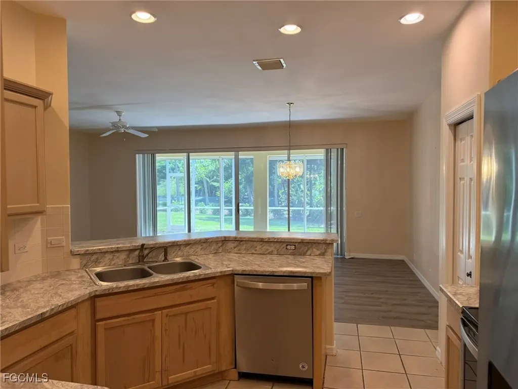 8853 Middlebrook Drive Fort Myers FL 33908