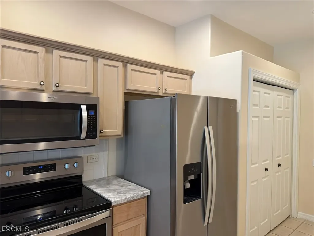 8853 Middlebrook Drive Fort Myers FL 33908