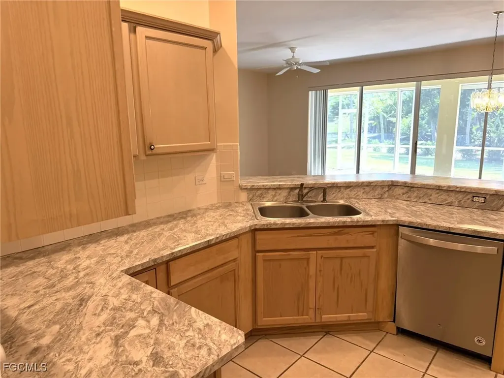 8853 Middlebrook Drive Fort Myers FL 33908