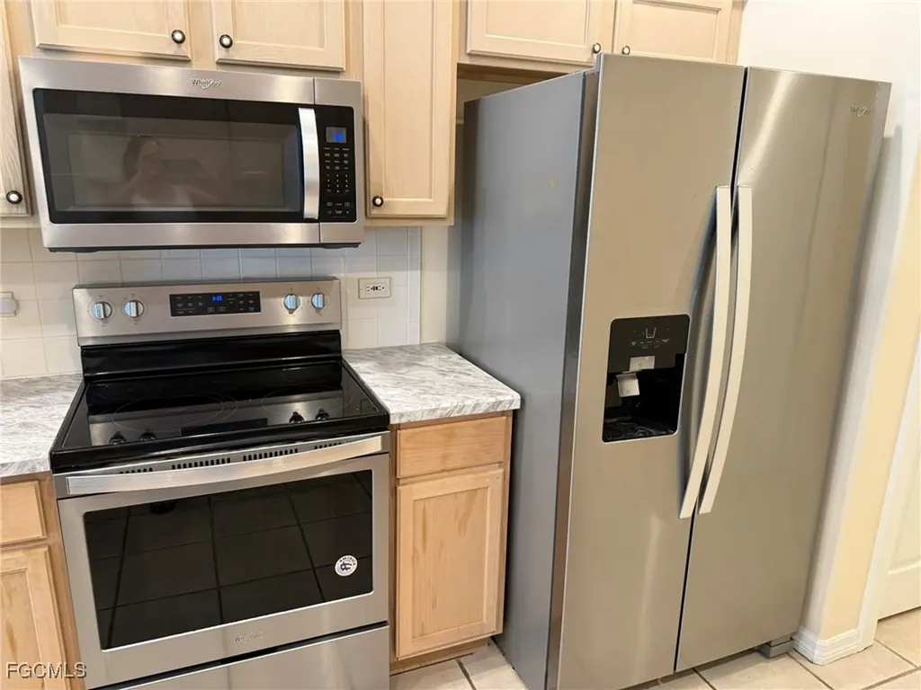 8853 Middlebrook Drive Fort Myers FL 33908