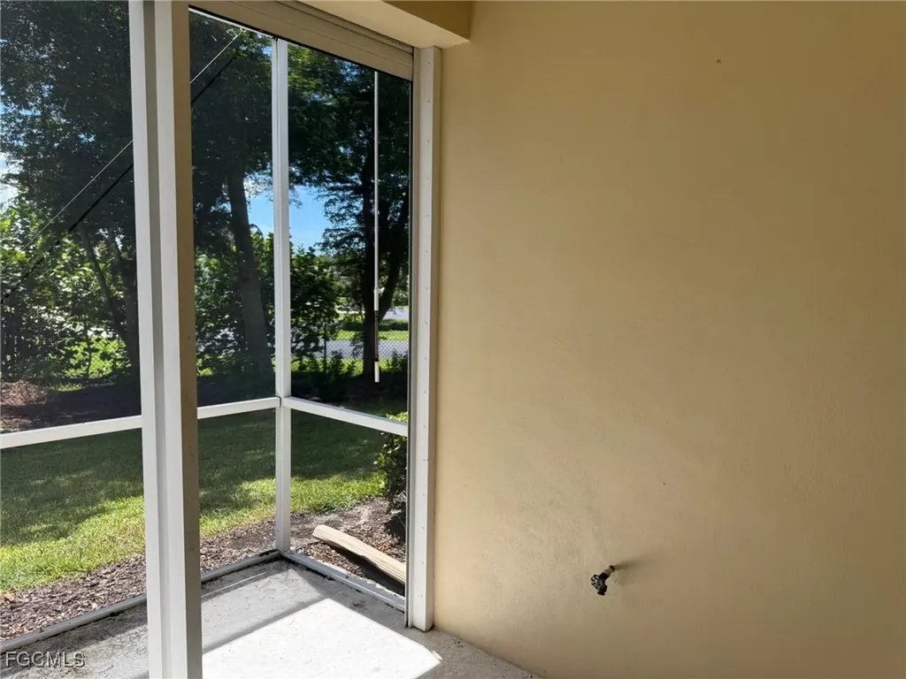 8853 Middlebrook Drive Fort Myers FL 33908