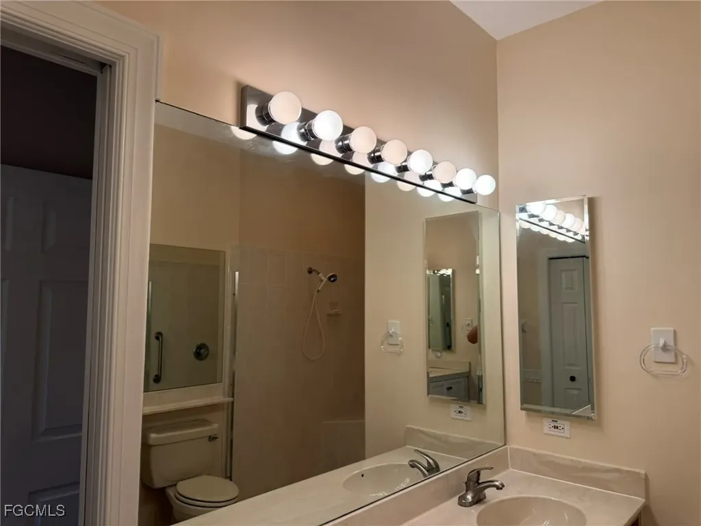 8853 Middlebrook Drive Fort Myers FL 33908