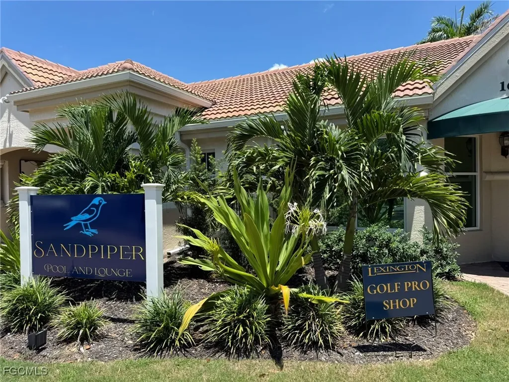 8853 Middlebrook Drive Fort Myers FL 33908