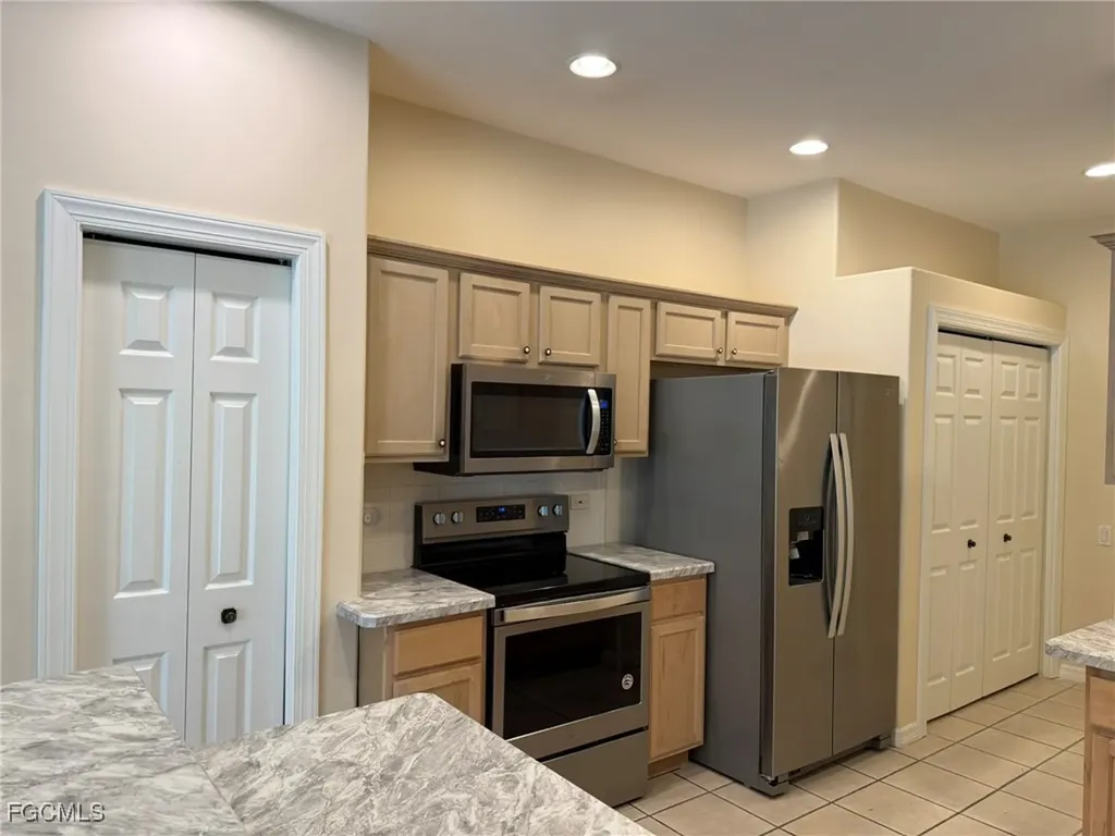 8853 Middlebrook Drive Fort Myers FL 33908