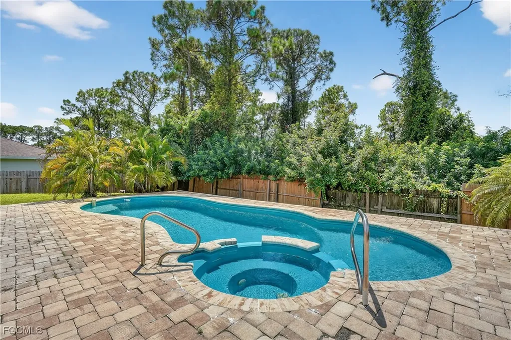 8811 Buckingham Road Fort Myers FL 33905