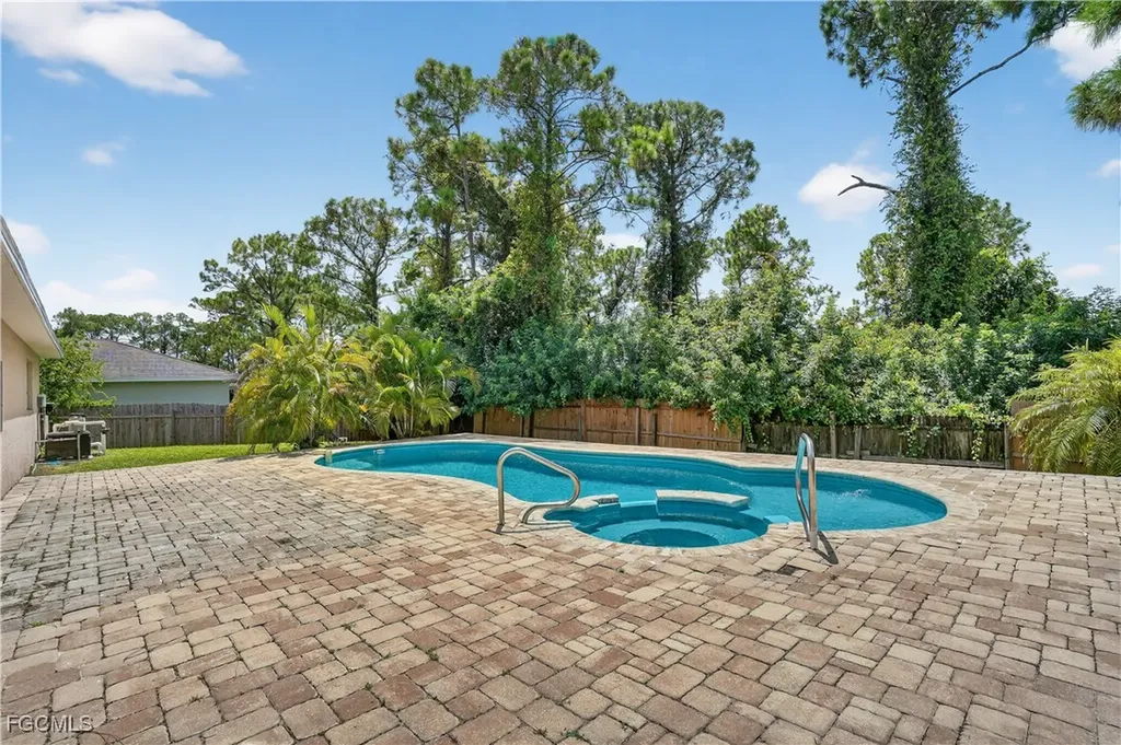 8811 Buckingham Road Fort Myers FL 33905