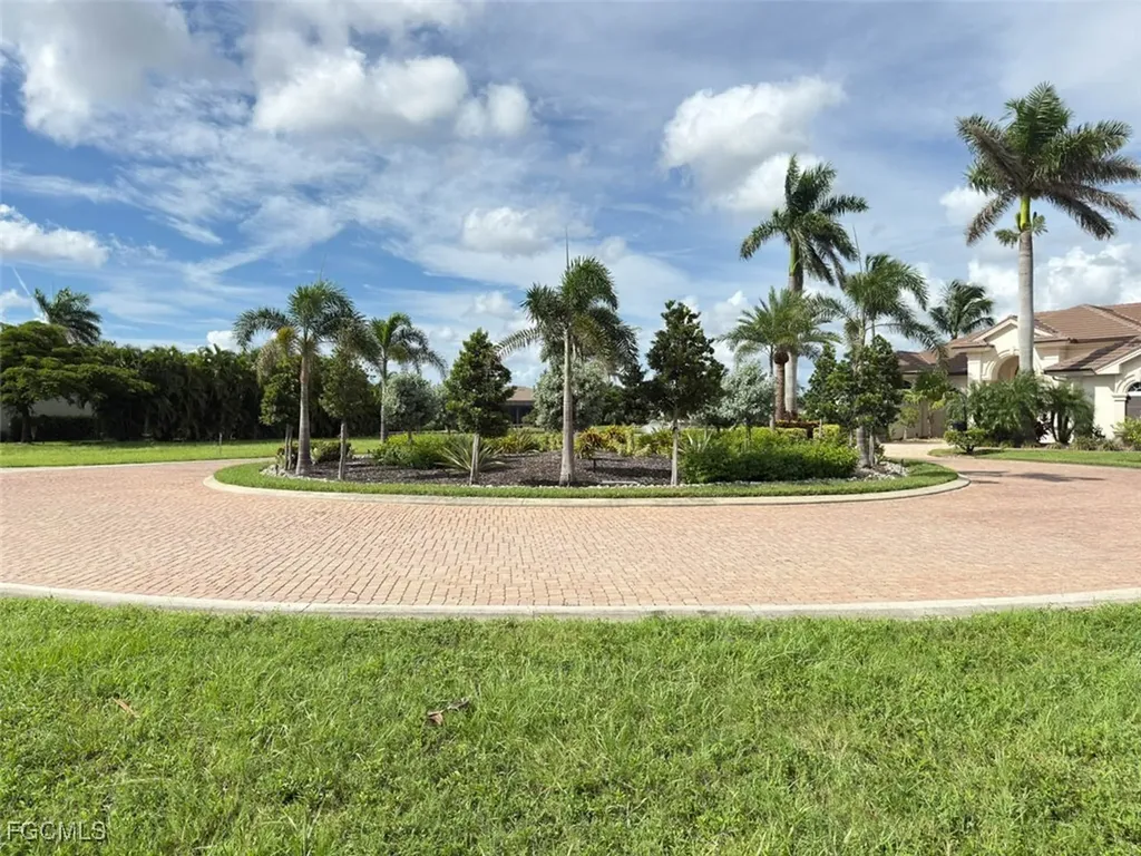 6026 Tarpon Estates Court Cape Coral FL 33914