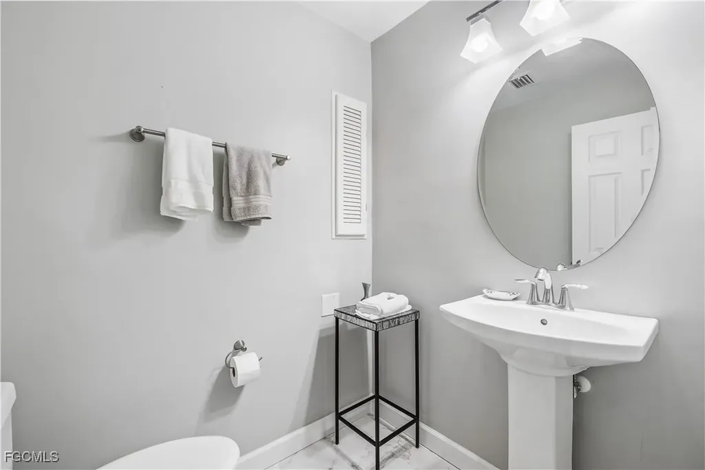 3209 W Riverside Drive Fort Myers FL 33901