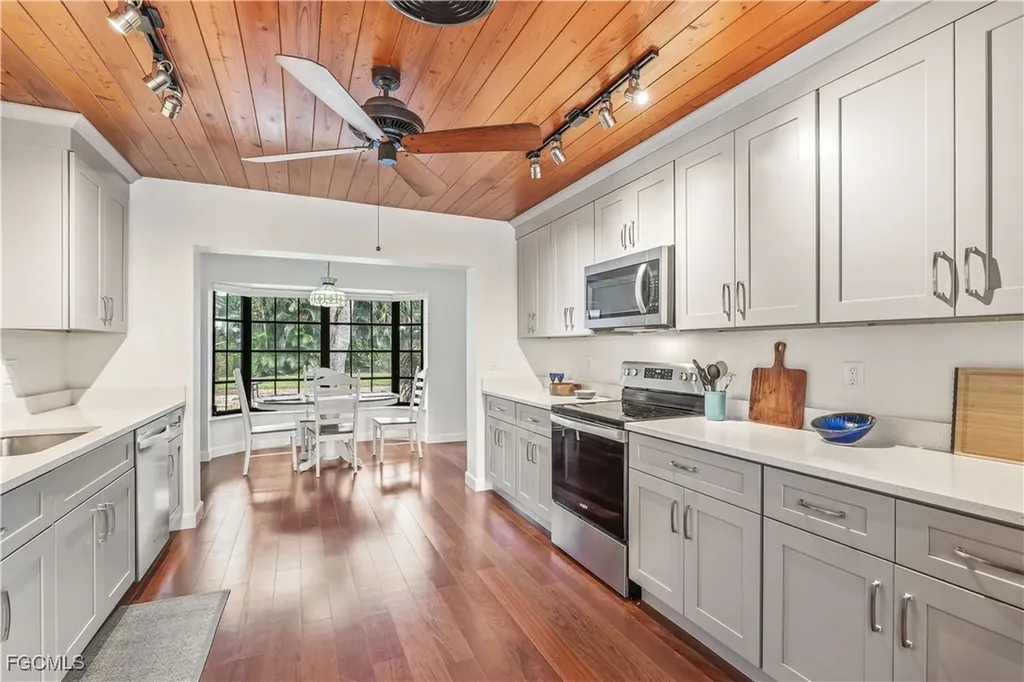 3209 W Riverside Drive Fort Myers FL 33901