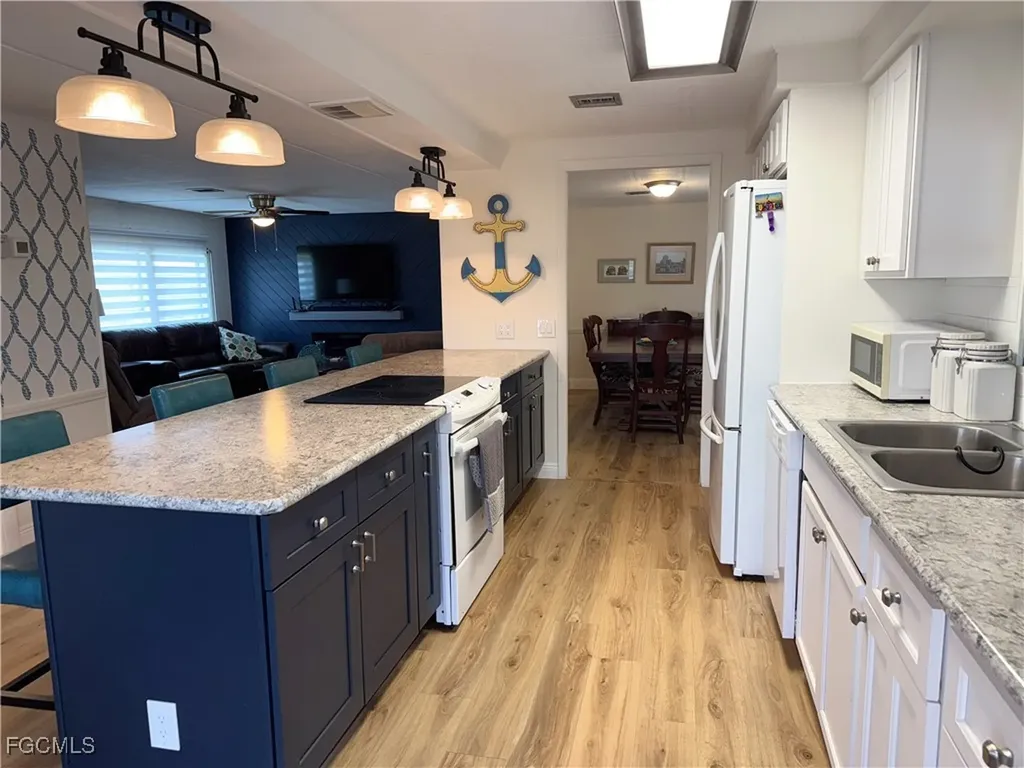 5513 Sir Walter Way North Fort Myers FL 33917