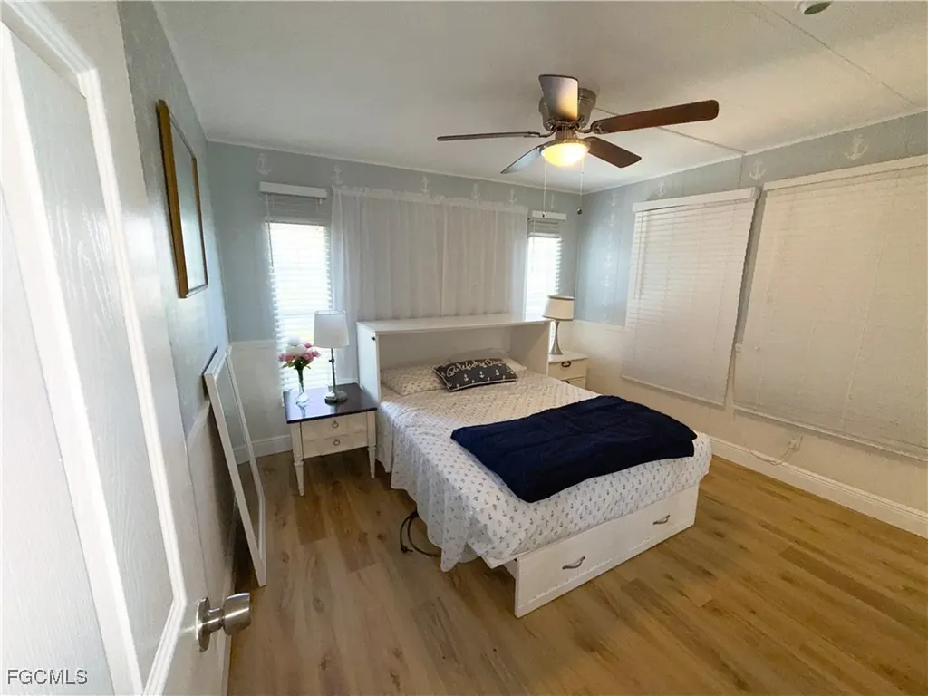 5513 Sir Walter Way North Fort Myers FL 33917