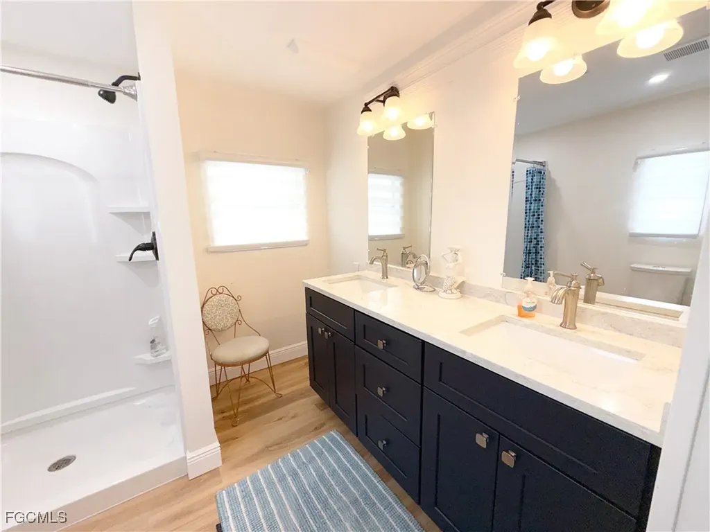 5513 Sir Walter Way North Fort Myers FL 33917