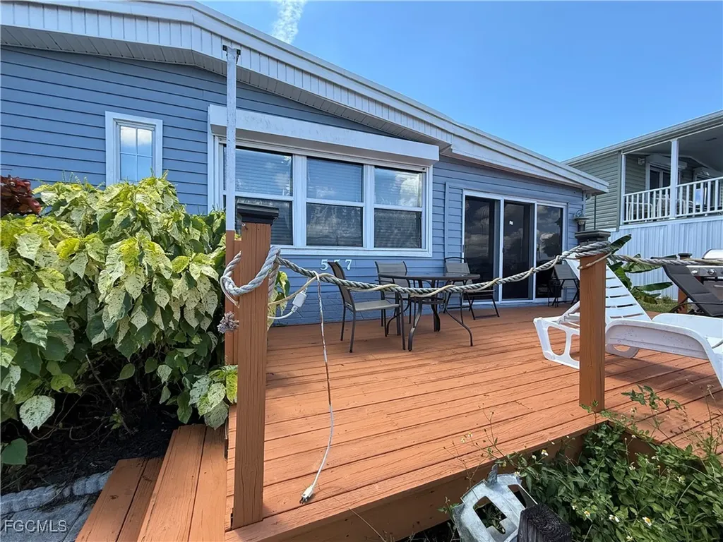 5513 Sir Walter Way North Fort Myers FL 33917