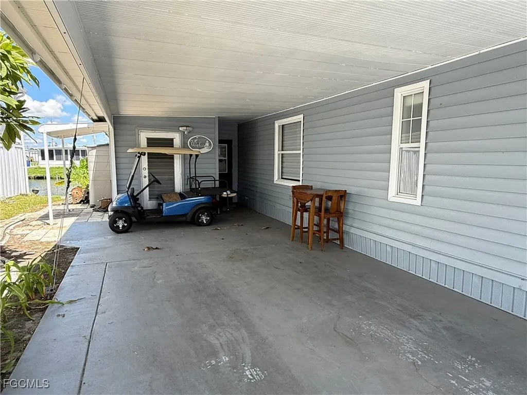 5513 Sir Walter Way North Fort Myers FL 33917