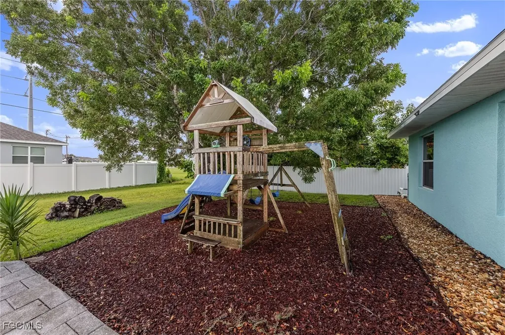 1029 NW Juanita Place Cape Coral FL 33993