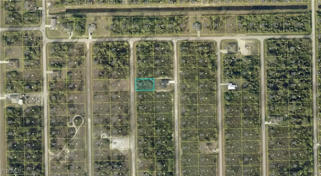 639 Muldoon Avenue S Lehigh Acres FL 33974