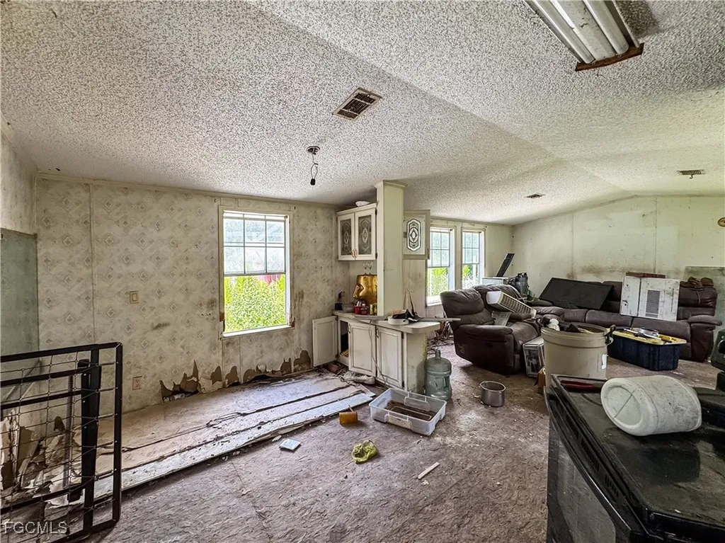 820 S Mayoral Street Clewiston FL 33440