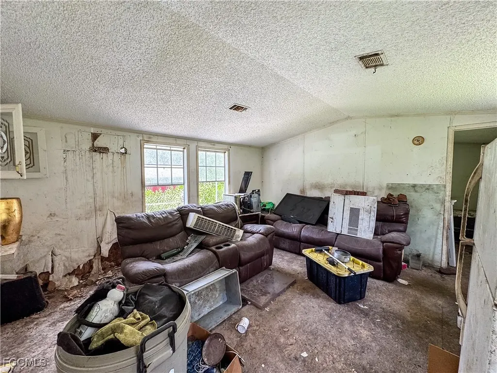 820 S Mayoral Street Clewiston FL 33440