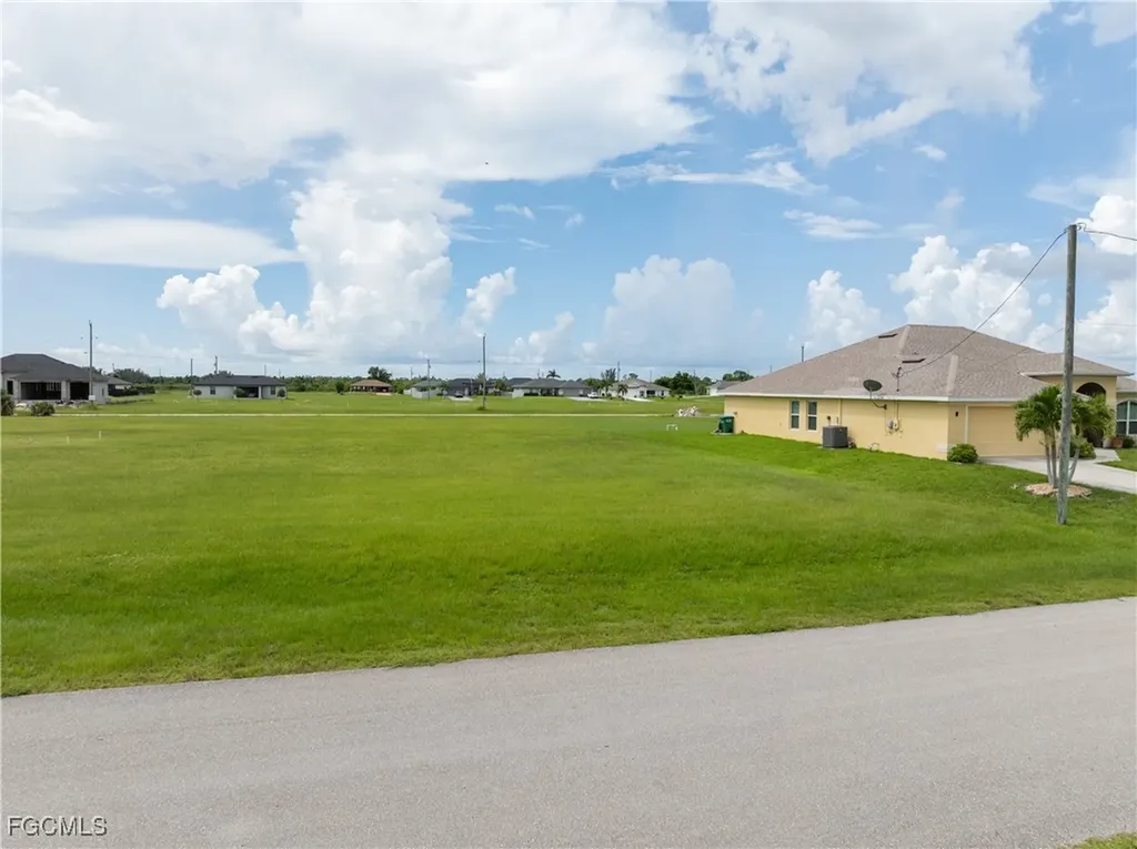 3914 NW 39th Street Cape Coral FL 33993