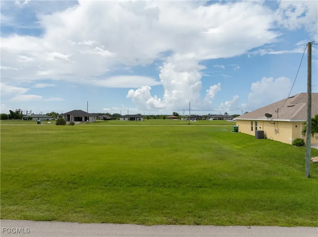 3914 NW 39th Street Cape Coral FL 33993