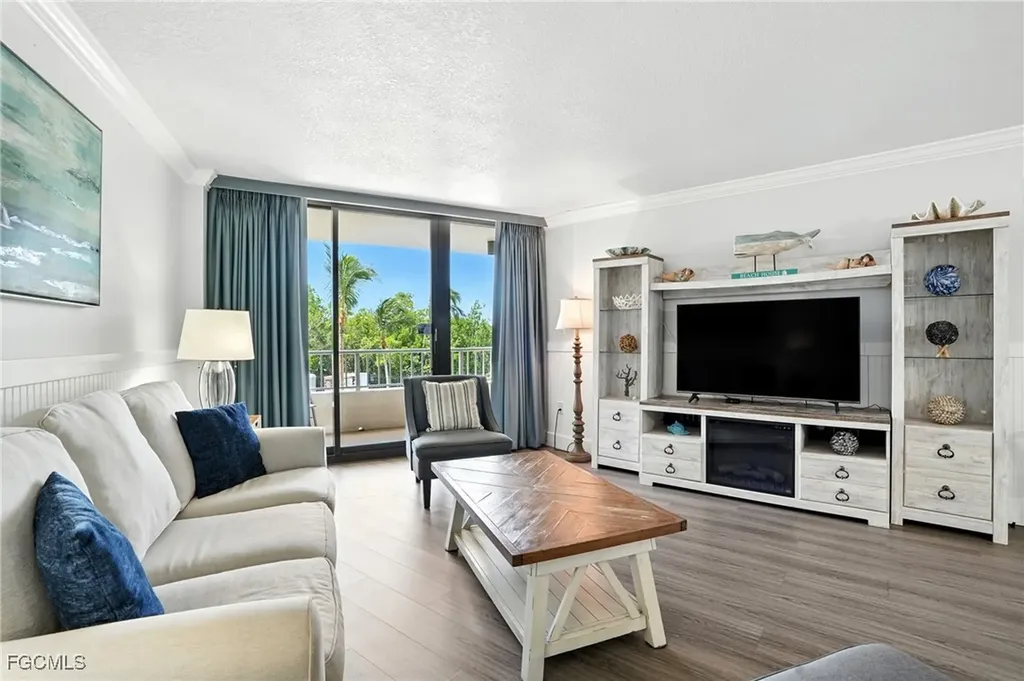 440 Seaview Court Marco Island FL 34145