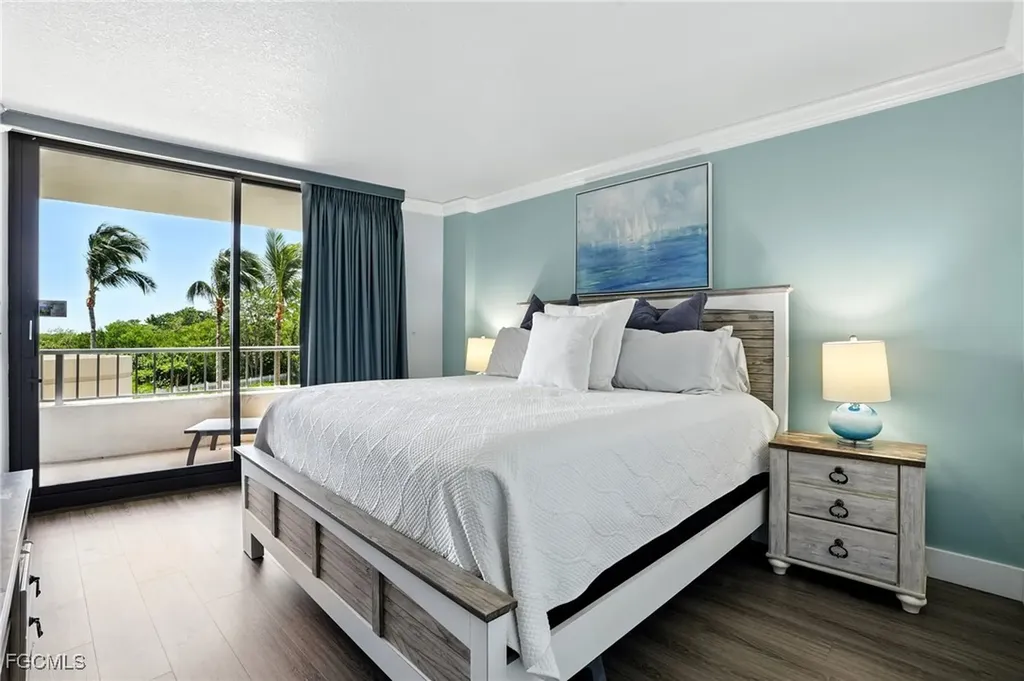 440 Seaview Court Marco Island FL 34145