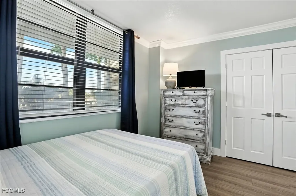 440 Seaview Court Marco Island FL 34145