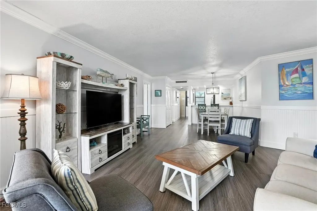 440 Seaview Court Marco Island FL 34145