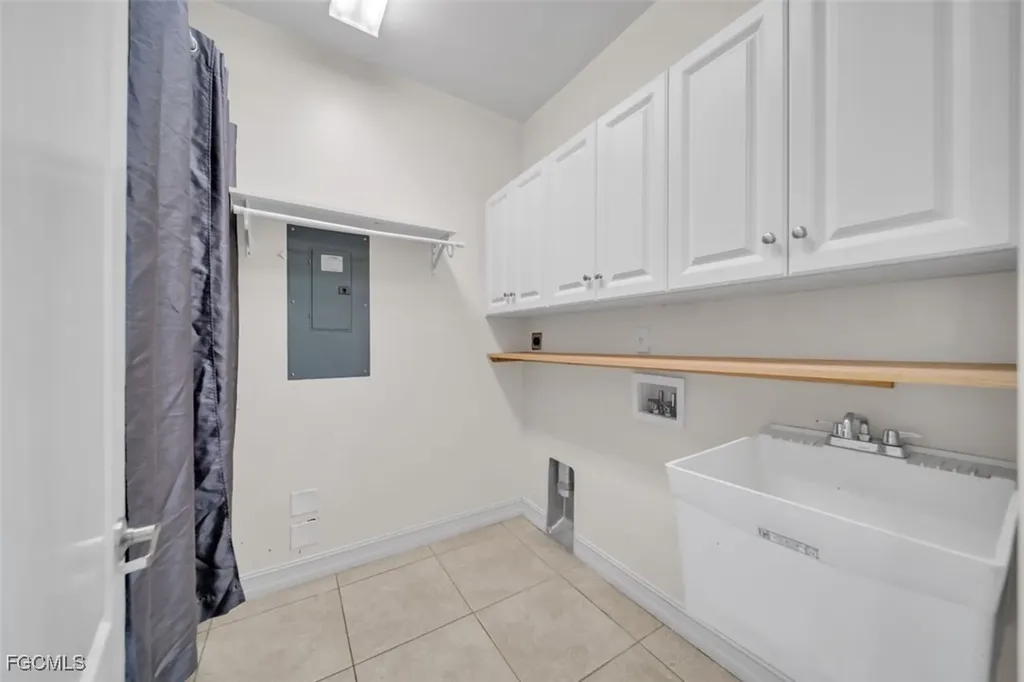 724 SW 47th Street Cape Coral FL 33914