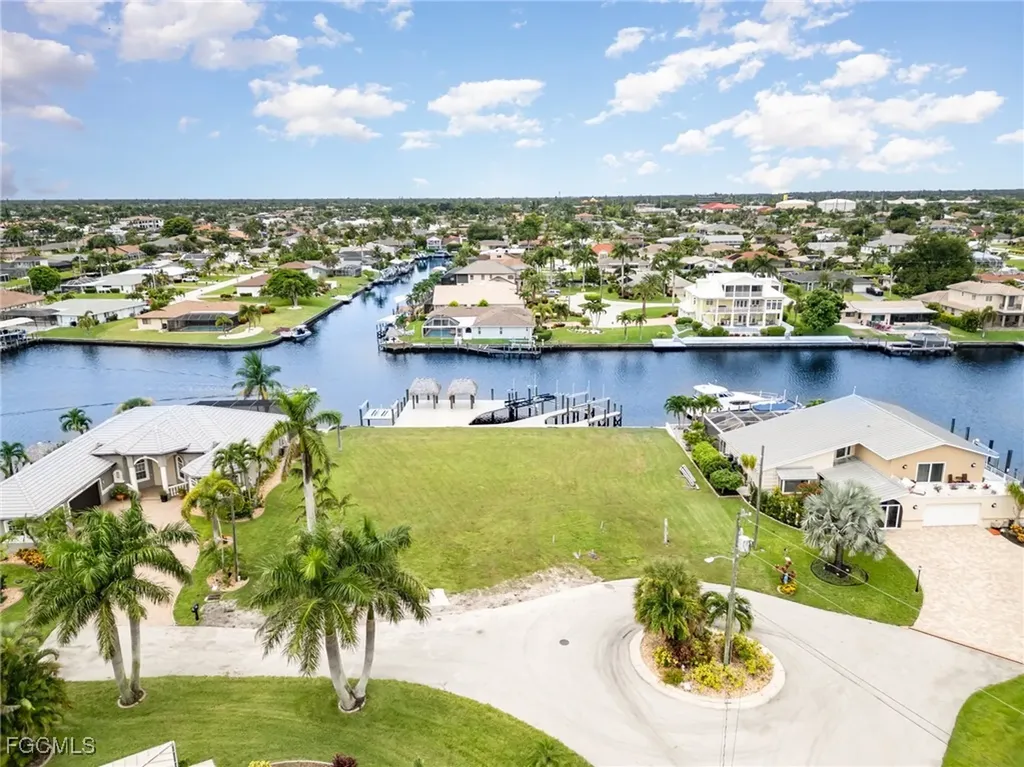 2208 SE 27th Street Cape Coral FL 33904