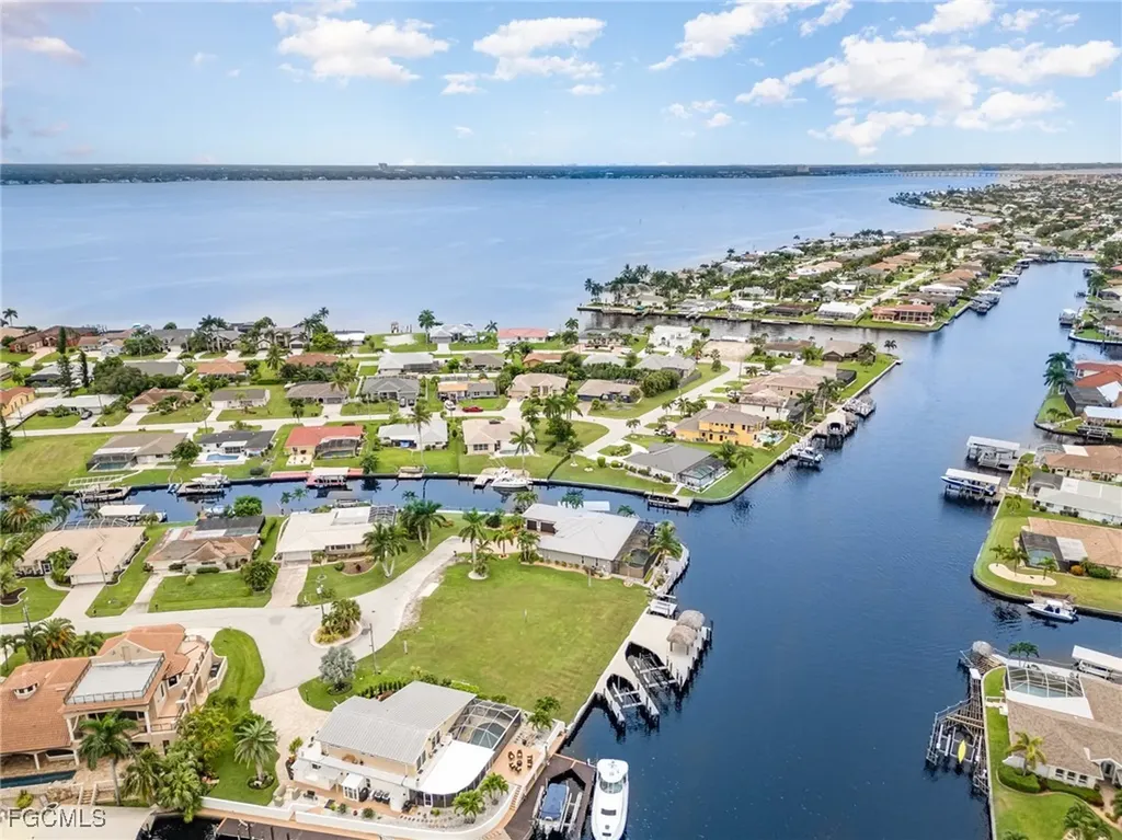 2208 SE 27th Street Cape Coral FL 33904