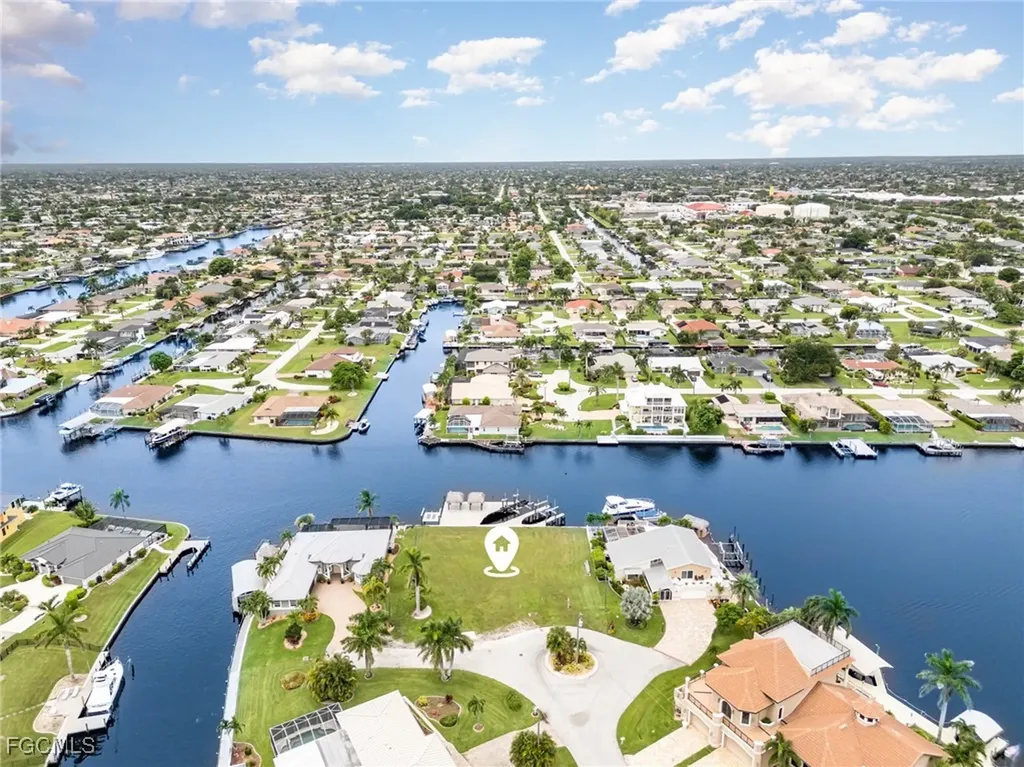 2208 SE 27th Street Cape Coral FL 33904