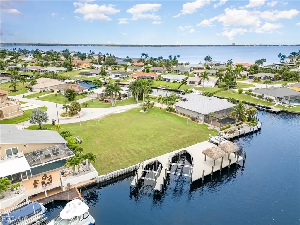 2208 SE 27th Street Cape Coral FL 33904