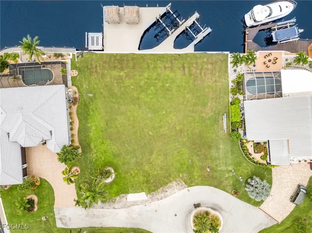 2208 SE 27th Street Cape Coral FL 33904