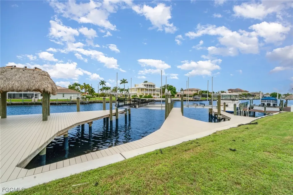 2208 SE 27th Street Cape Coral FL 33904
