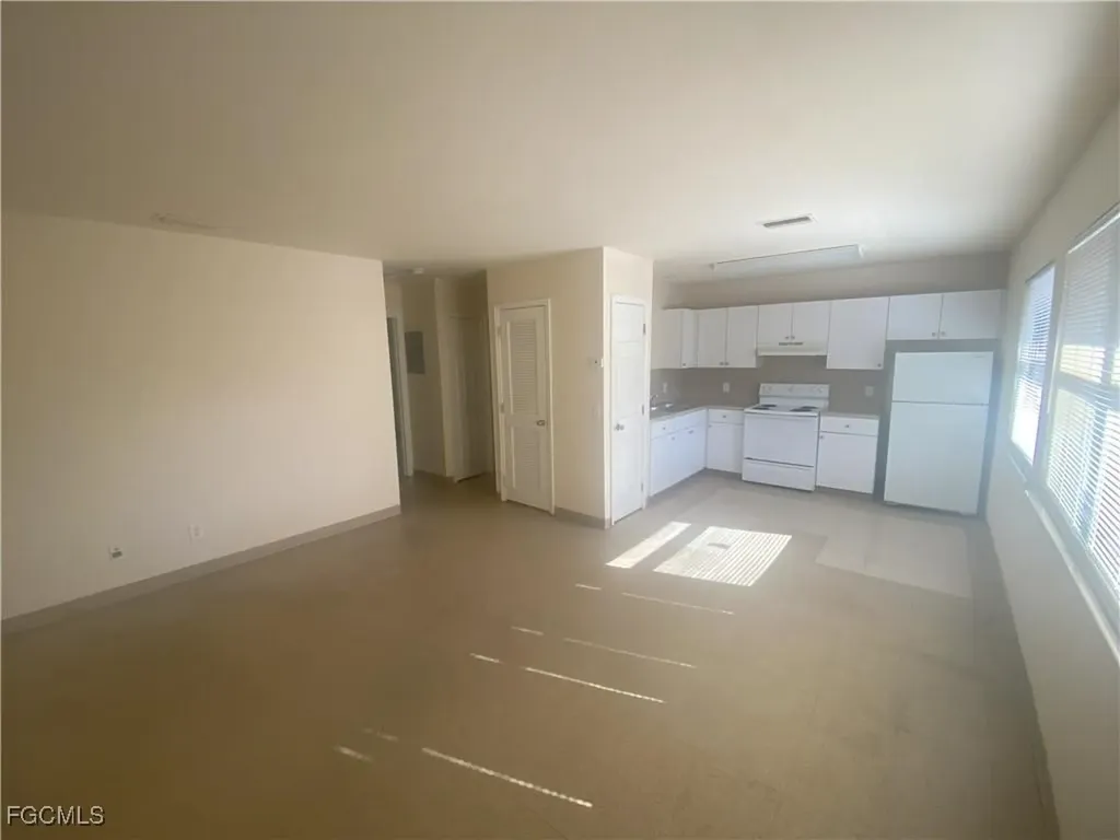 3555 Seminole Avenue Fort Myers FL 33916