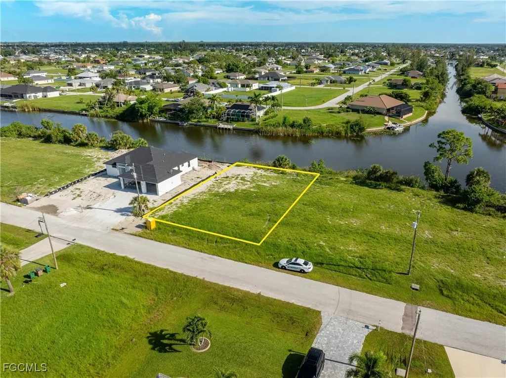 2021 NW 9th Terrace Cape Coral FL 33993