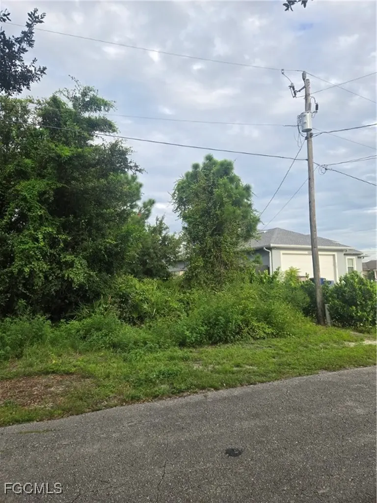 1507 Tena Avenue S Lehigh Acres FL 33976